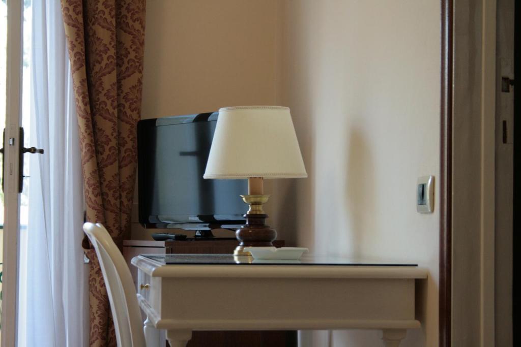 Hotel Verdemare Marina di Pietrasanta Habitación foto